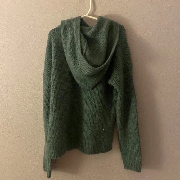 sweatshirt - Picture 2 of 3